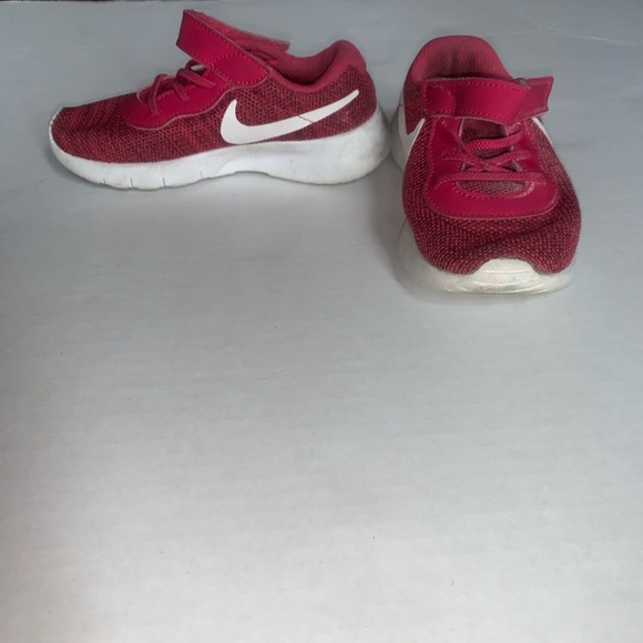 Kids pink nike shoes - Picture 2 of 7